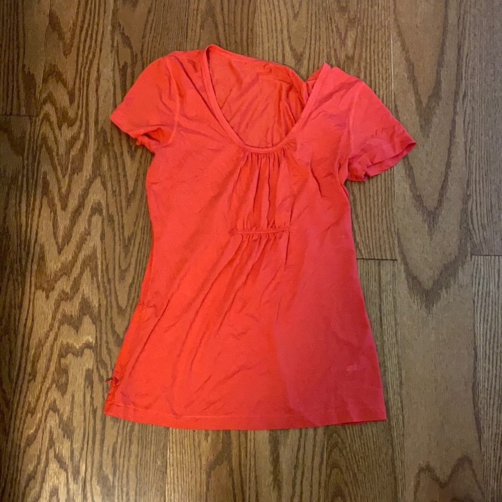 LULULEMON Workout Top - Scoop Neck